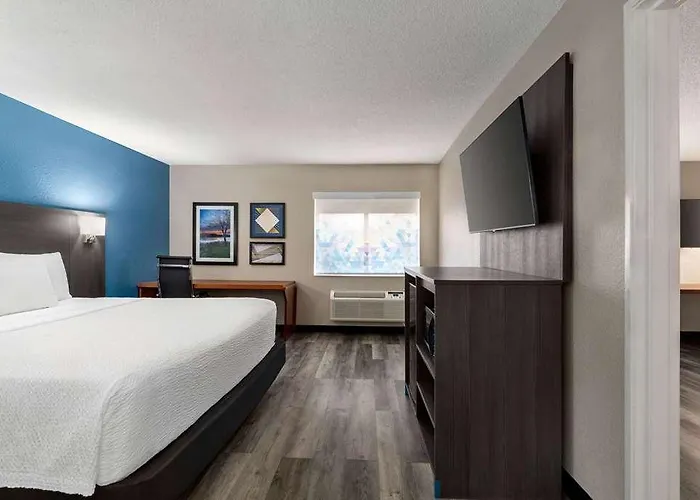 La Quinta By Wyndham Chicago Hotel