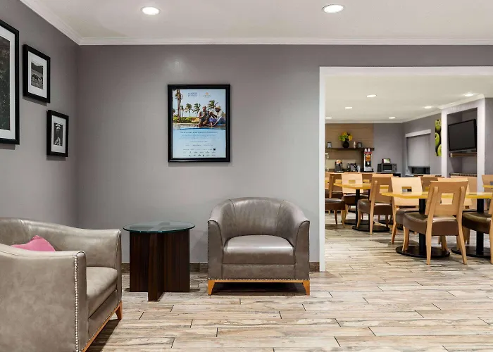 Hotel La Quinta By Wyndham Chicago 3*